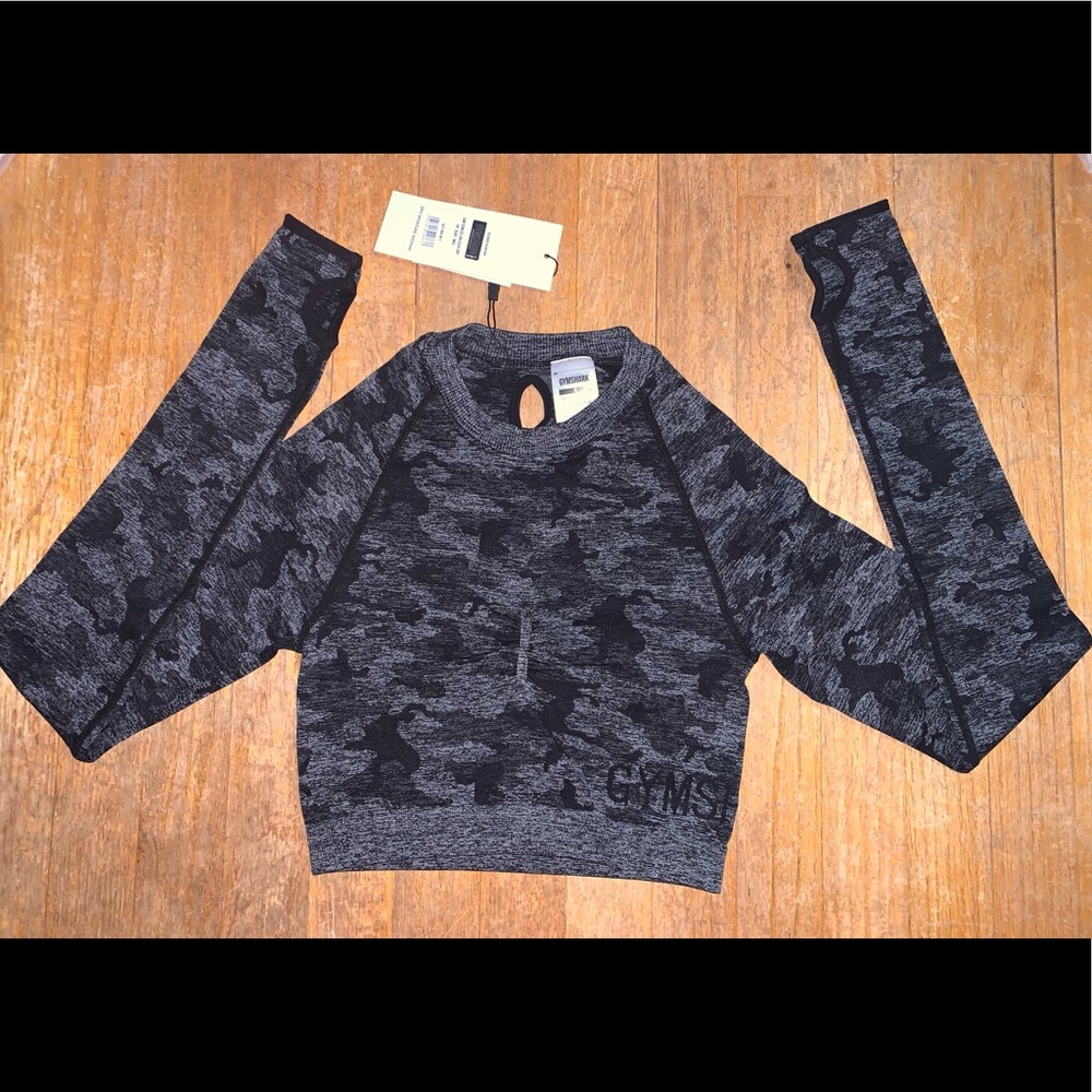 Gymshark Woman’s Camo Seamless Long Sleeve Croptop